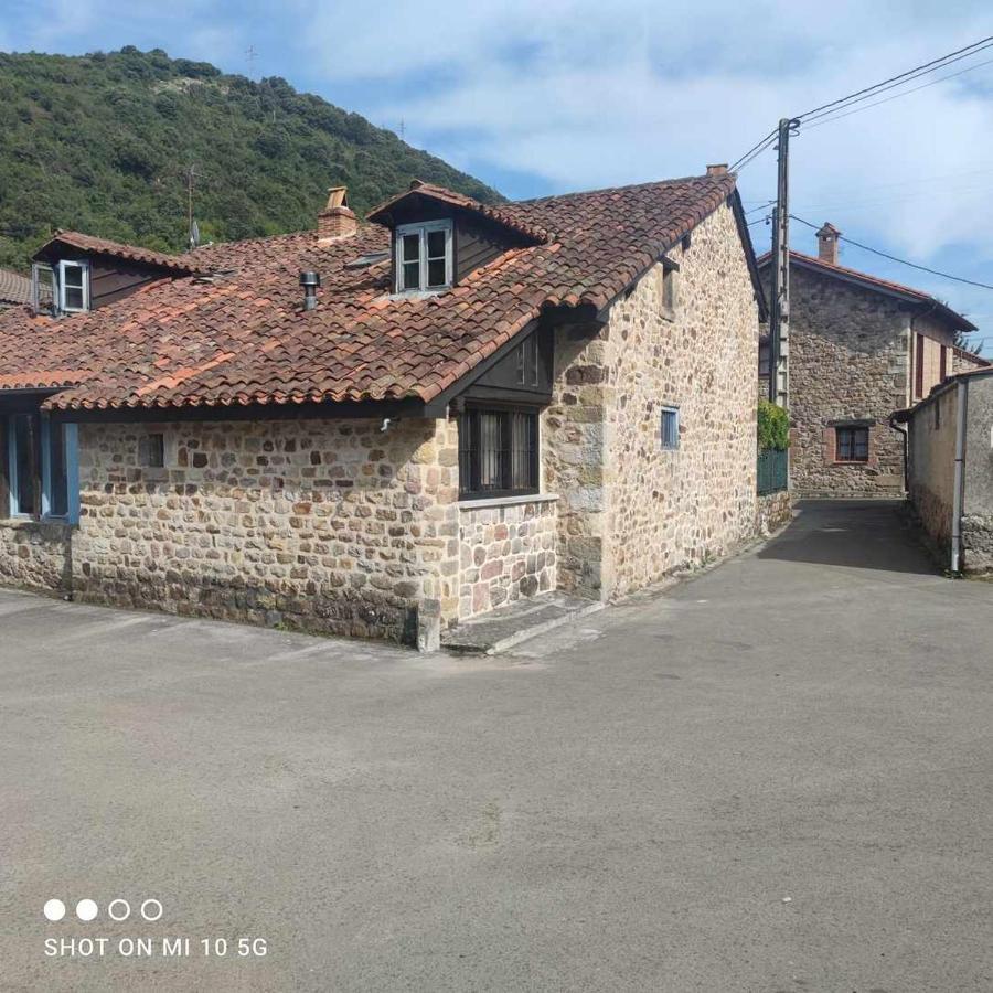 Casa Rural El Amparuco Treceño Eksteriør bilde